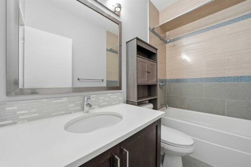 2018 37 Street Sw, Calgary, AB - Indoor Photo Showing Bathroom