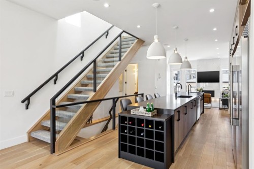 1424 27 Street Sw, Calgary, AB - Indoor