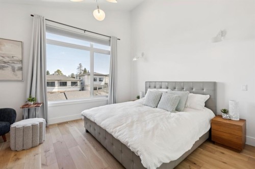 1424 27 Street Sw, Calgary, AB - Indoor Photo Showing Bedroom