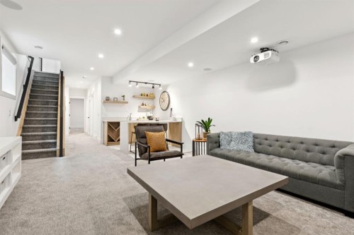1424 27 Street Sw, Calgary, AB - Indoor Photo Showing Other Room