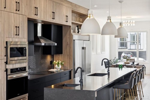 1424 27 Street Sw, Calgary, AB - Indoor Photo Showing Kitchen With Upgraded Kitchen