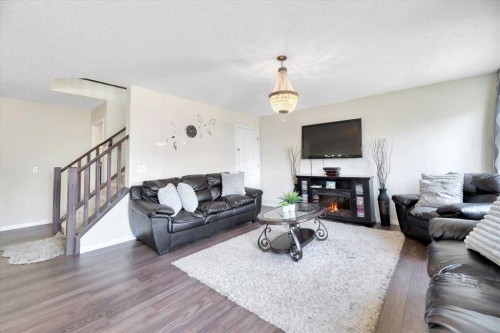 145 Viewpointe Terrace, Chestermere, AB - Indoor Photo Showing Living Room