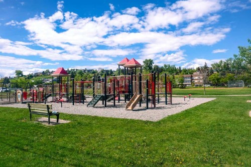 907 35A Street Nw, Calgary, AB 