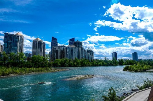 907 35A Street Nw, Calgary, AB 