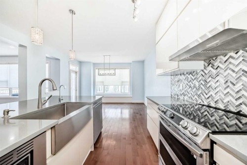 331 Royal Oak Heath Nw, Calgary, AB - Indoor Photo Showing Kitchen With Upgraded Kitchen
