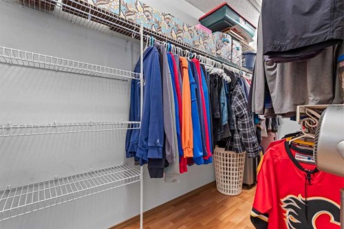 158 Saratoga Close Ne, Calgary, AB - Indoor With Storage