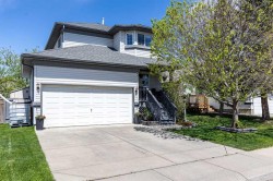 158 Saratoga Close NE Calgary, AB T1Y 7A1
