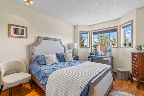158 Saratoga Close Ne, Calgary, AB - Indoor Photo Showing Bedroom