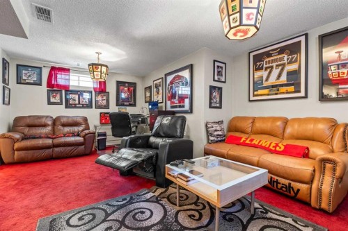 158 Saratoga Close Ne, Calgary, AB - Indoor Photo Showing Living Room