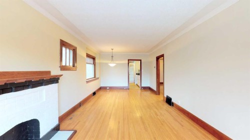 215 10 Avenue Ne, Calgary, AB 