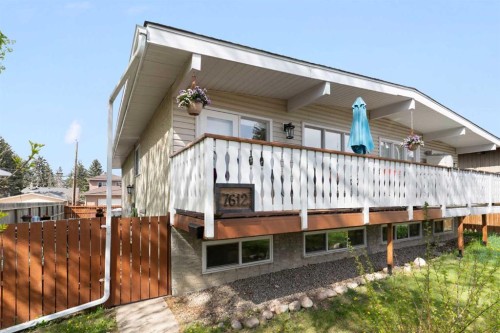 7612 35 Avenue Nw, Calgary, AB - Outdoor