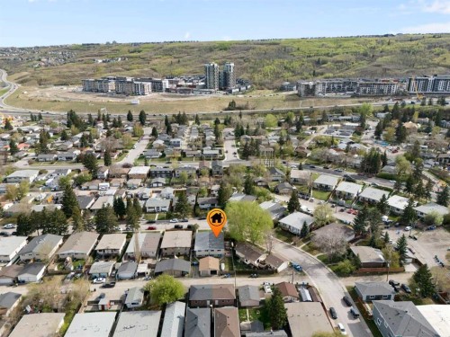 7612 35 Avenue Nw, Calgary, AB - Outdoor With View
