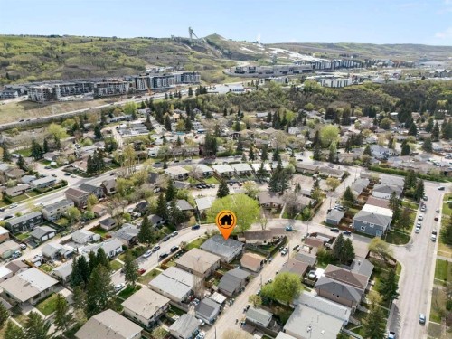 7612 35 Avenue Nw, Calgary, AB - Outdoor With View