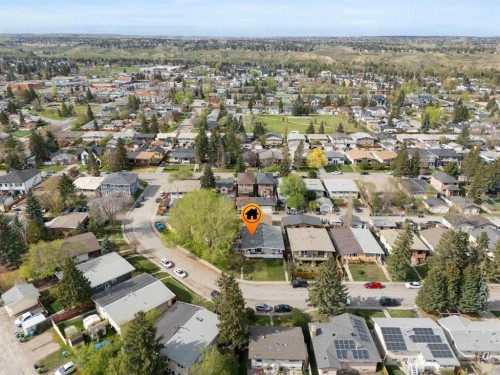 7612 35 Avenue Nw, Calgary, AB - Outdoor With View