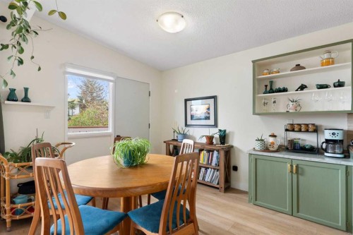 7612 35 Avenue Nw, Calgary, AB - Indoor Photo Showing Dining Room