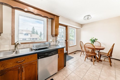 118 Sandpiper Way Nw, Calgary, AB - Indoor