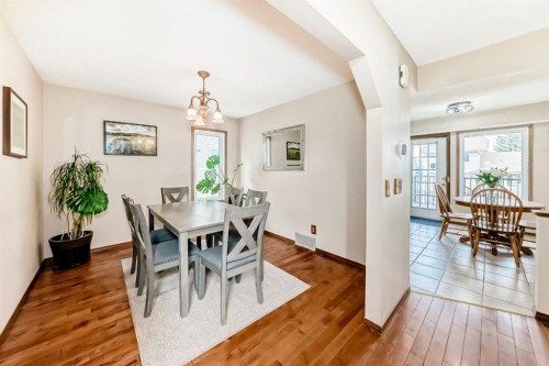 118 Sandpiper Way Nw, Calgary, AB - Indoor Photo Showing Dining Room