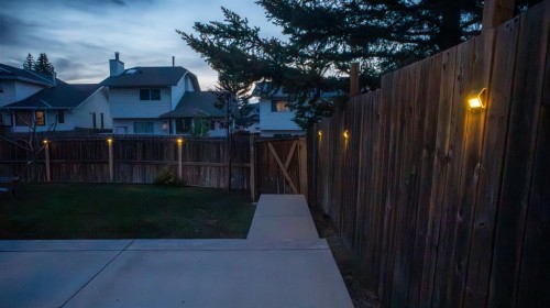 118 Sandpiper Way Nw, Calgary, AB - Outdoor