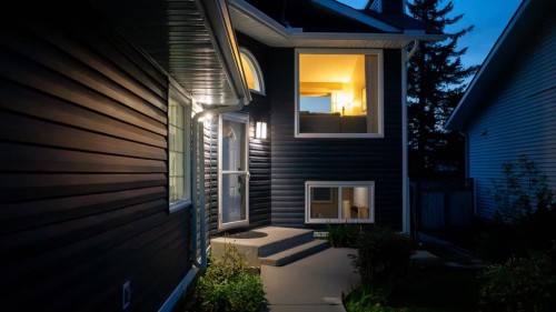118 Sandpiper Way Nw, Calgary, AB - Outdoor