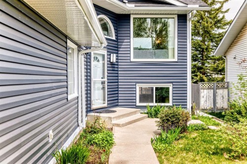 118 Sandpiper Way Nw, Calgary, AB - Outdoor