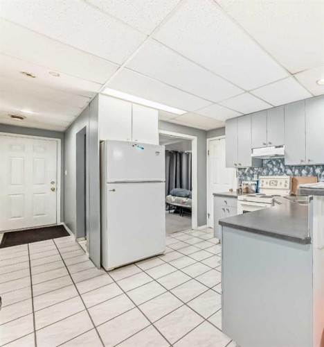 202 Saddlemead Green Ne, Calgary, AB - Indoor Photo Showing Kitchen