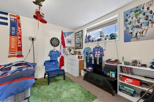 44 Bridlepost Green Sw, Calgary, AB - Indoor
