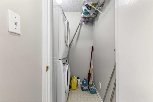 11D-80 Galbraith Drive Sw, Calgary, AB - Indoor Photo Showing Other Room