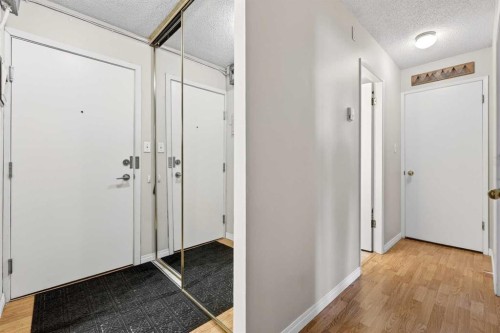 11D-80 Galbraith Drive Sw, Calgary, AB - Indoor Photo Showing Other Room