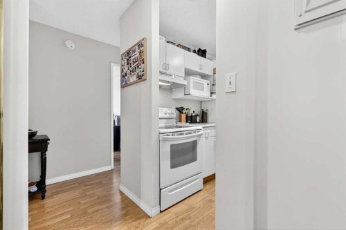 11D-80 Galbraith Drive Sw, Calgary, AB - Indoor Photo Showing Kitchen