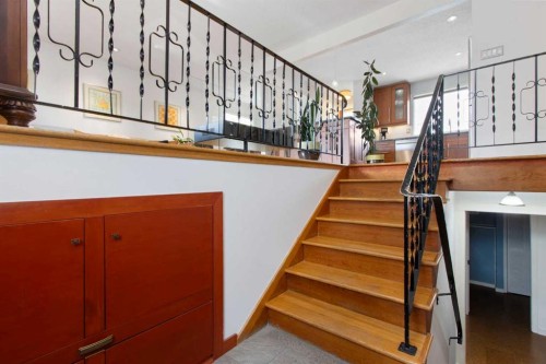 10811 Maplecrest Road Se, Calgary, AB - Indoor Photo Showing Other Room