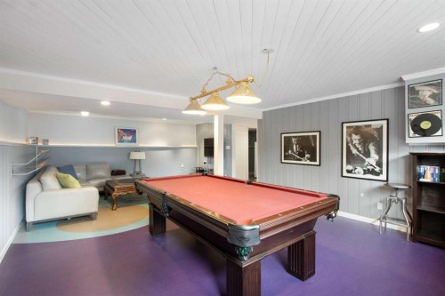 10811 Maplecrest Road Se, Calgary, AB - Indoor Photo Showing Other Room