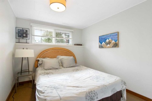 10811 Maplecrest Road Se, Calgary, AB - Indoor Photo Showing Bedroom