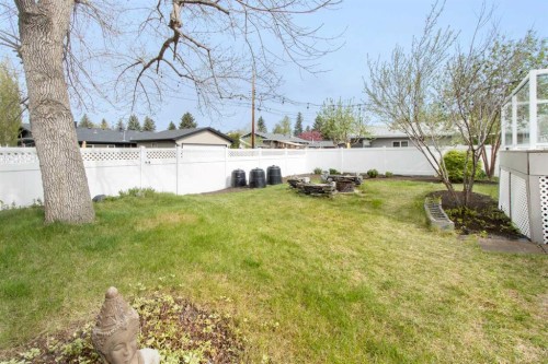 10811 Maplecrest Road Se, Calgary, AB - Outdoor