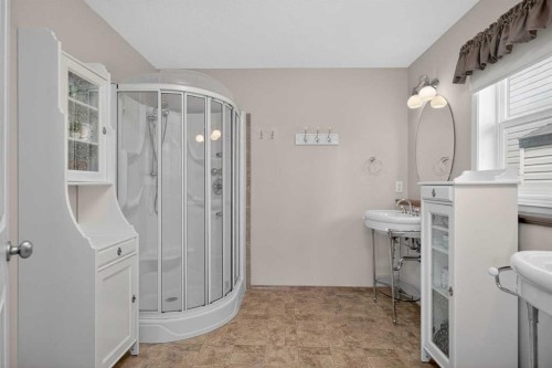 112 Prestwick Point Se, Calgary, AB - Indoor Photo Showing Bathroom