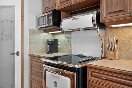 112 Prestwick Point Se, Calgary, AB - Indoor Photo Showing Kitchen
