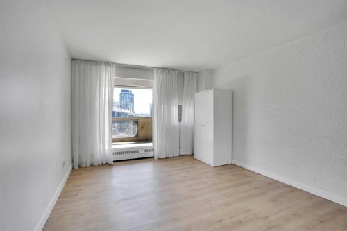2205-221 6 Avenue Se, Calgary, AB - Indoor Photo Showing Other Room