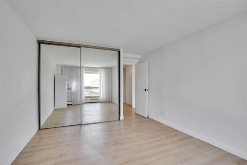 2205-221 6 Avenue Se, Calgary, AB - Indoor Photo Showing Other Room