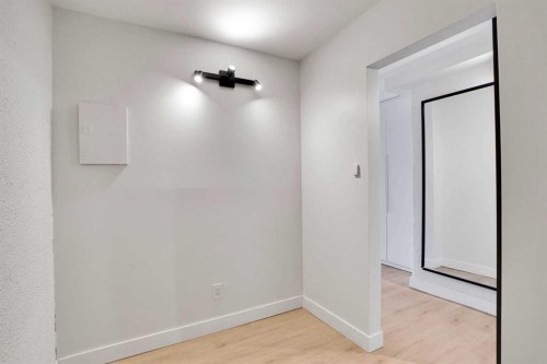 2205-221 6 Avenue Se, Calgary, AB - Indoor Photo Showing Other Room