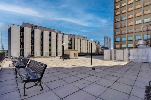 2205-221 6 Avenue Se, Calgary, AB - Outdoor
