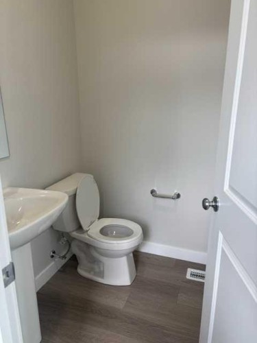 619 Savanna Crescent Ne, Calgary, AB - Indoor Photo Showing Bathroom