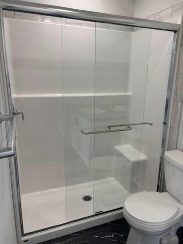 619 Savanna Crescent Ne, Calgary, AB - Indoor Photo Showing Bathroom