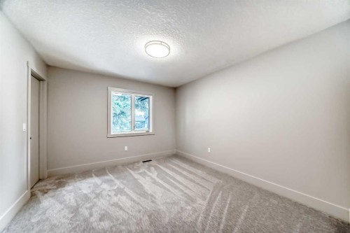 1115 Lake Wapta Road Se, Calgary, AB - Indoor Photo Showing Other Room