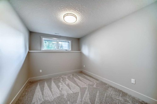 1115 Lake Wapta Road Se, Calgary, AB - Indoor Photo Showing Other Room