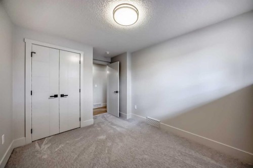 1115 Lake Wapta Road Se, Calgary, AB - Indoor Photo Showing Other Room