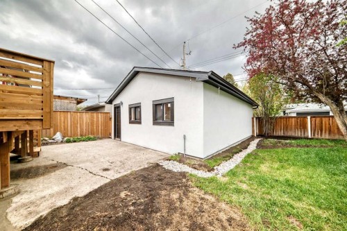 1115 Lake Wapta Road Se, Calgary, AB - Outdoor