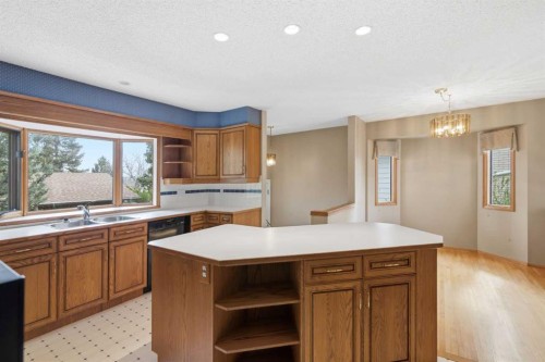 404 Canterbury Drive Sw, Calgary, AB - Indoor Photo Showing Kitchen With Double Sink