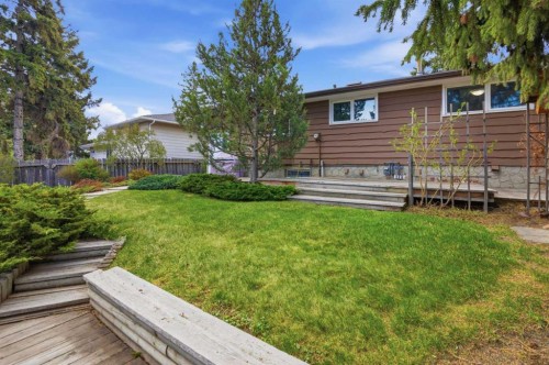 404 Canterbury Drive Sw, Calgary, AB - Outdoor