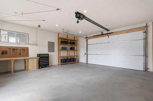 404 Canterbury Drive Sw, Calgary, AB - Indoor Photo Showing Garage