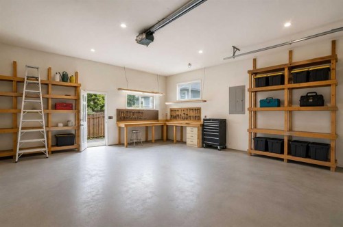 404 Canterbury Drive Sw, Calgary, AB - Indoor