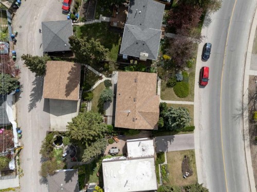 404 Canterbury Drive Sw, Calgary, AB - Outdoor
